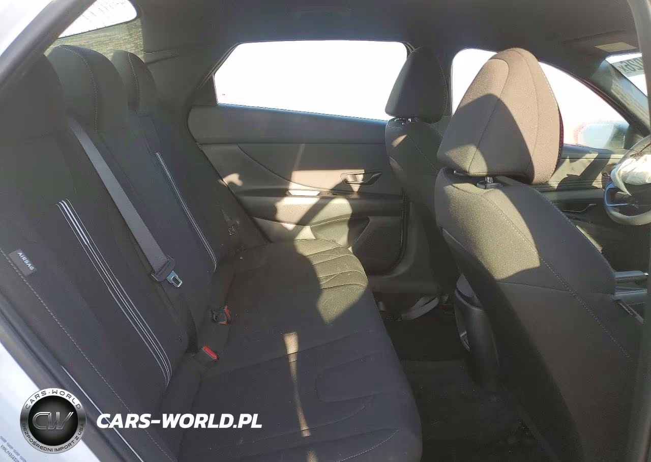 2025 Hyundai Elantra Sel Sport VIN:KMHLM4DG6SU063952 - 10