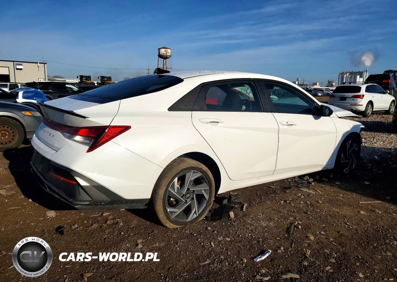 2025 Hyundai Elantra Sel Sport VIN:KMHLM4DG6SU063952 - 3
