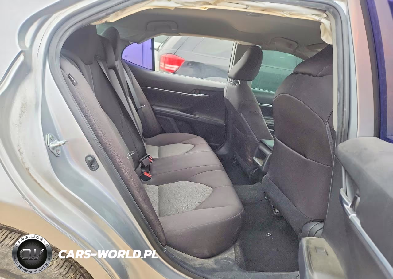 2021 Toyota Camry Le VIN:4T1C11AK7MU547924 - 10