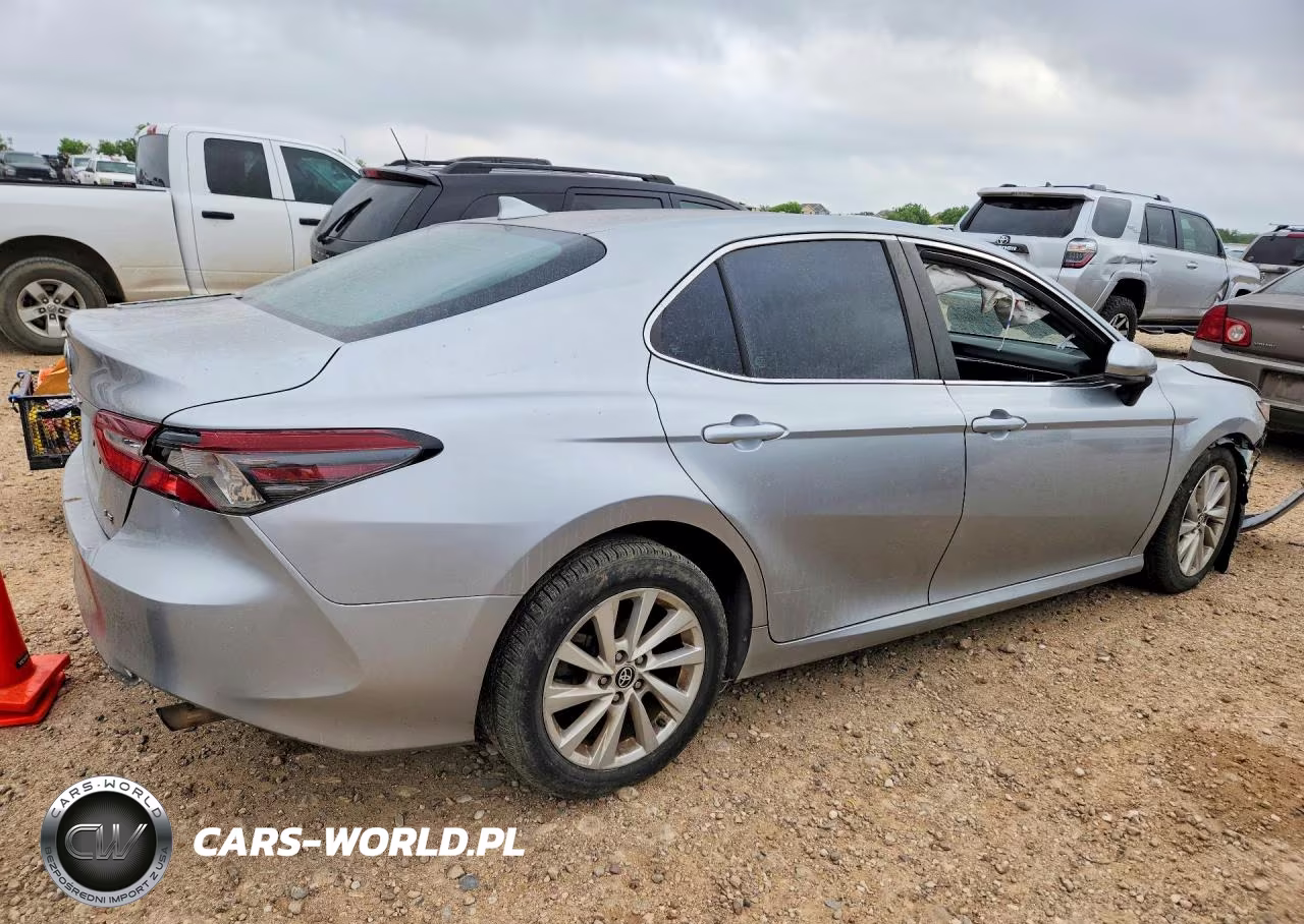 2021 Toyota Camry Le VIN:4T1C11AK7MU547924 - 3