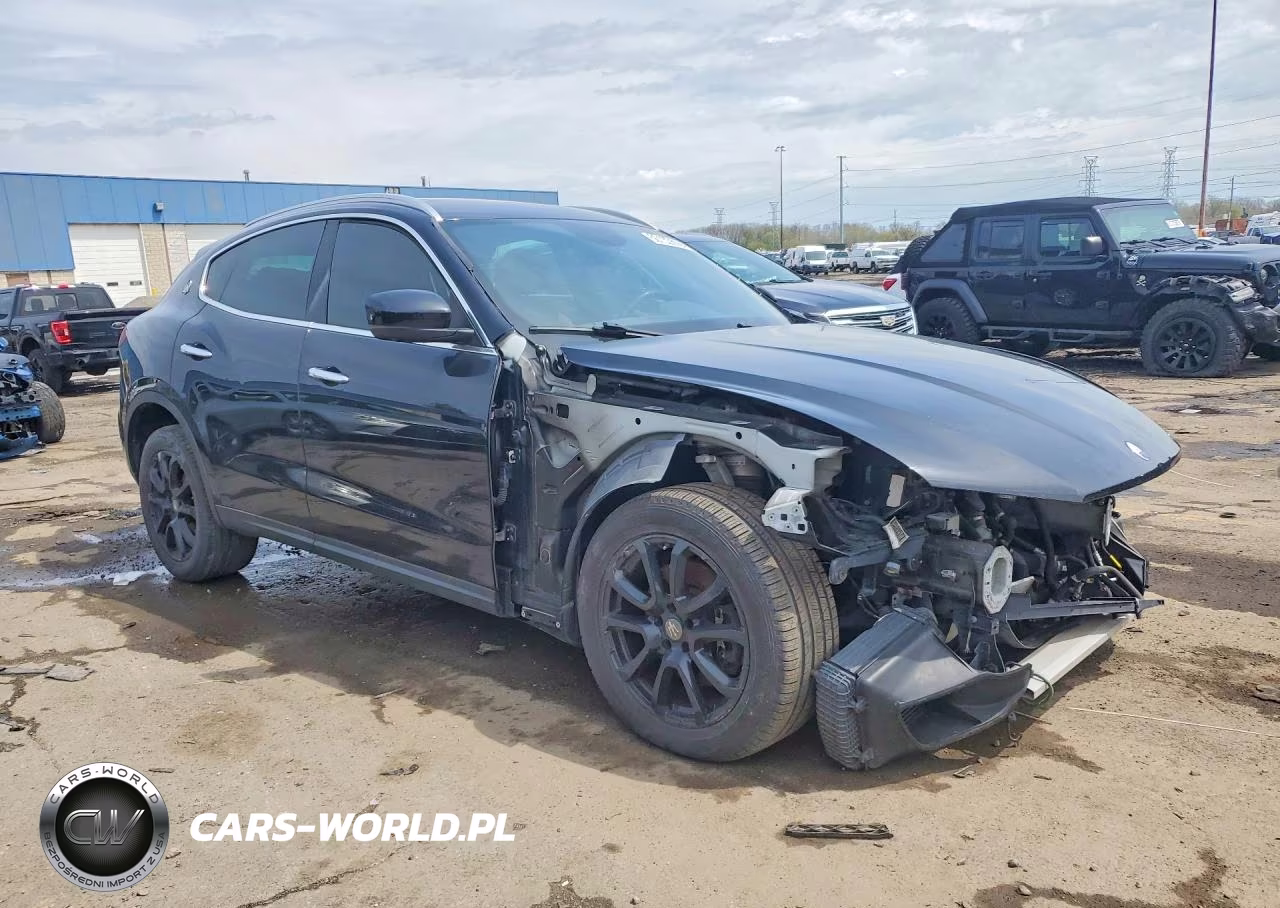 2017 Maserati Levante VIN:ZN661XUA5HX226992 - 4
