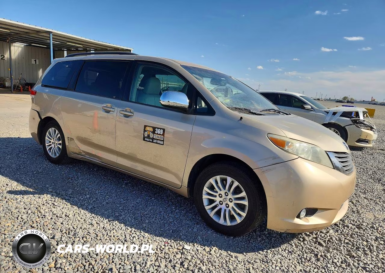 2013 Toyota Sienna Xle 8-Passenger VIN:5TDYK3DC6DS377860 - 4