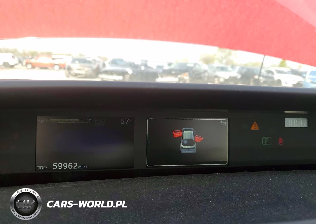 2020 Toyota Prius Xle VIN:JTDKARFU7L3104802 - 9