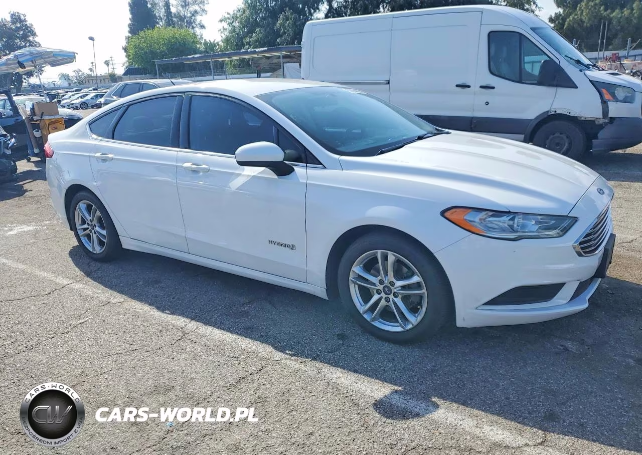 2018 Ford Fusion S Hybrid VIN:3FA6P0UU3JR224972 - 4