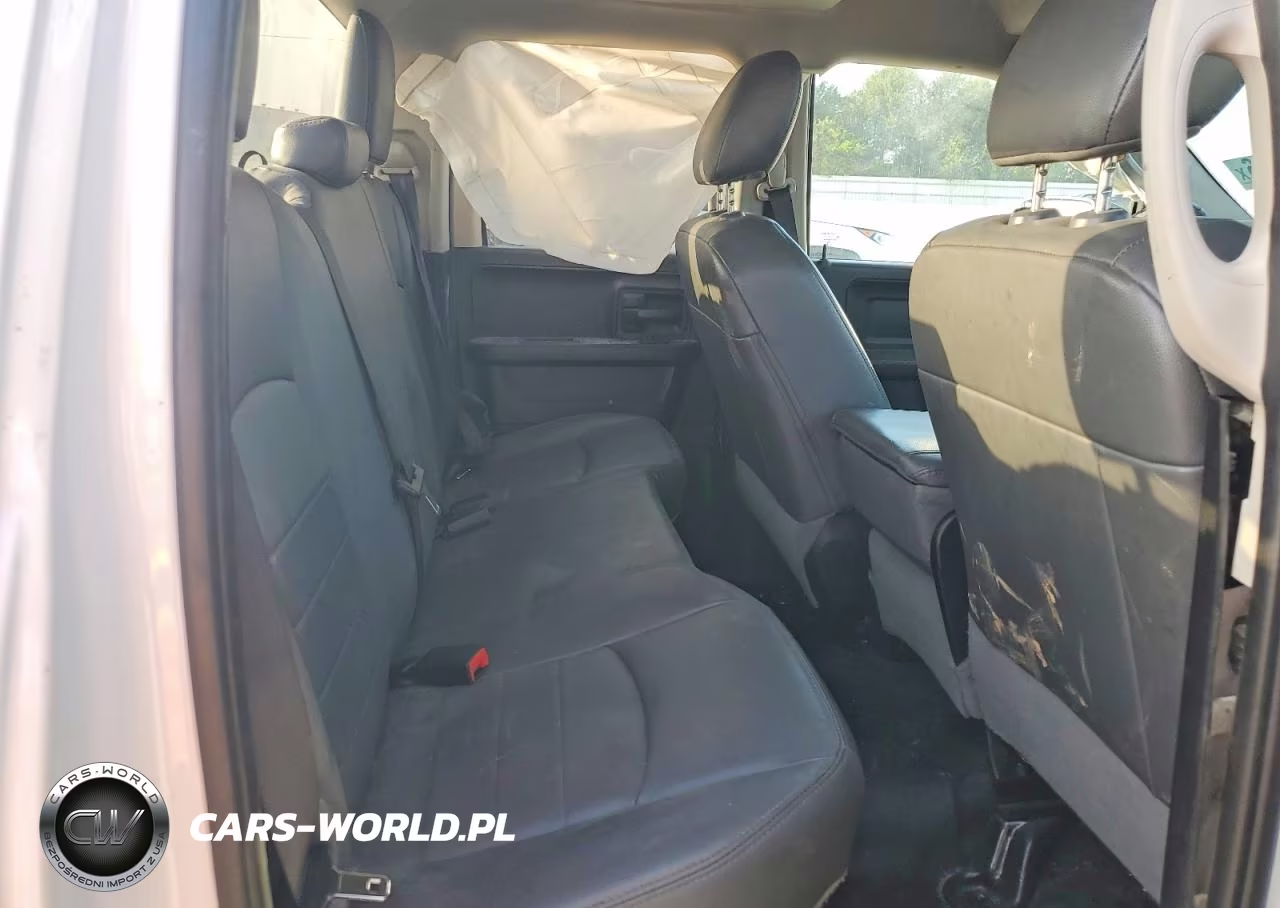 2019 Ram 1500 Classic Tradesman VIN:1C6RR7FT7KS588646 - 10