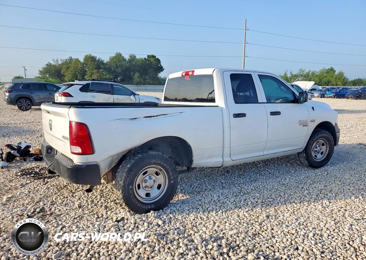 2019 Ram 1500 Classic Tradesman VIN:1C6RR7FT7KS588646 - 3