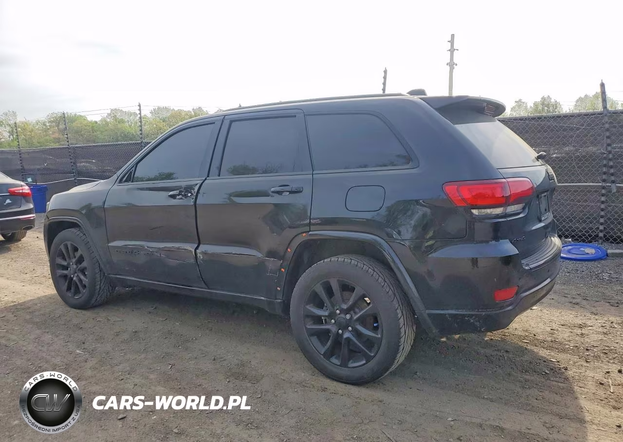 2018 Jeep Grand Cherokee Laredo VIN:1C4RJFAGXJC387529 - 2