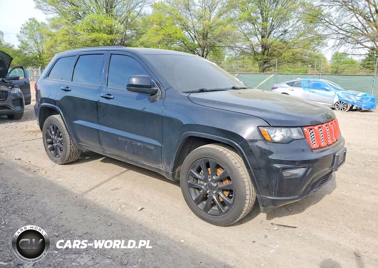 2018 Jeep Grand Cherokee Laredo VIN:1C4RJFAGXJC387529 - 4