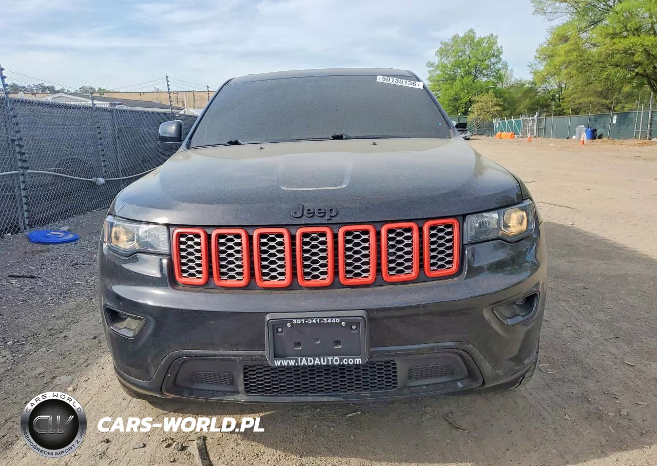 2018 Jeep Grand Cherokee Laredo VIN:1C4RJFAGXJC387529 - 5