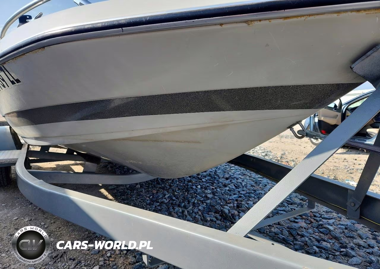 1983 Glasstron Boat VIN:GLAC2247M83K - 9