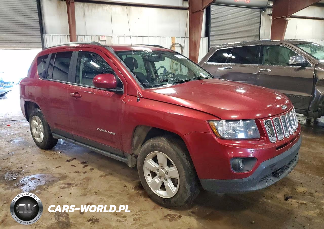 2017 Jeep Compass Latitude VIN:1C4NJCEA8HD117156 - 4