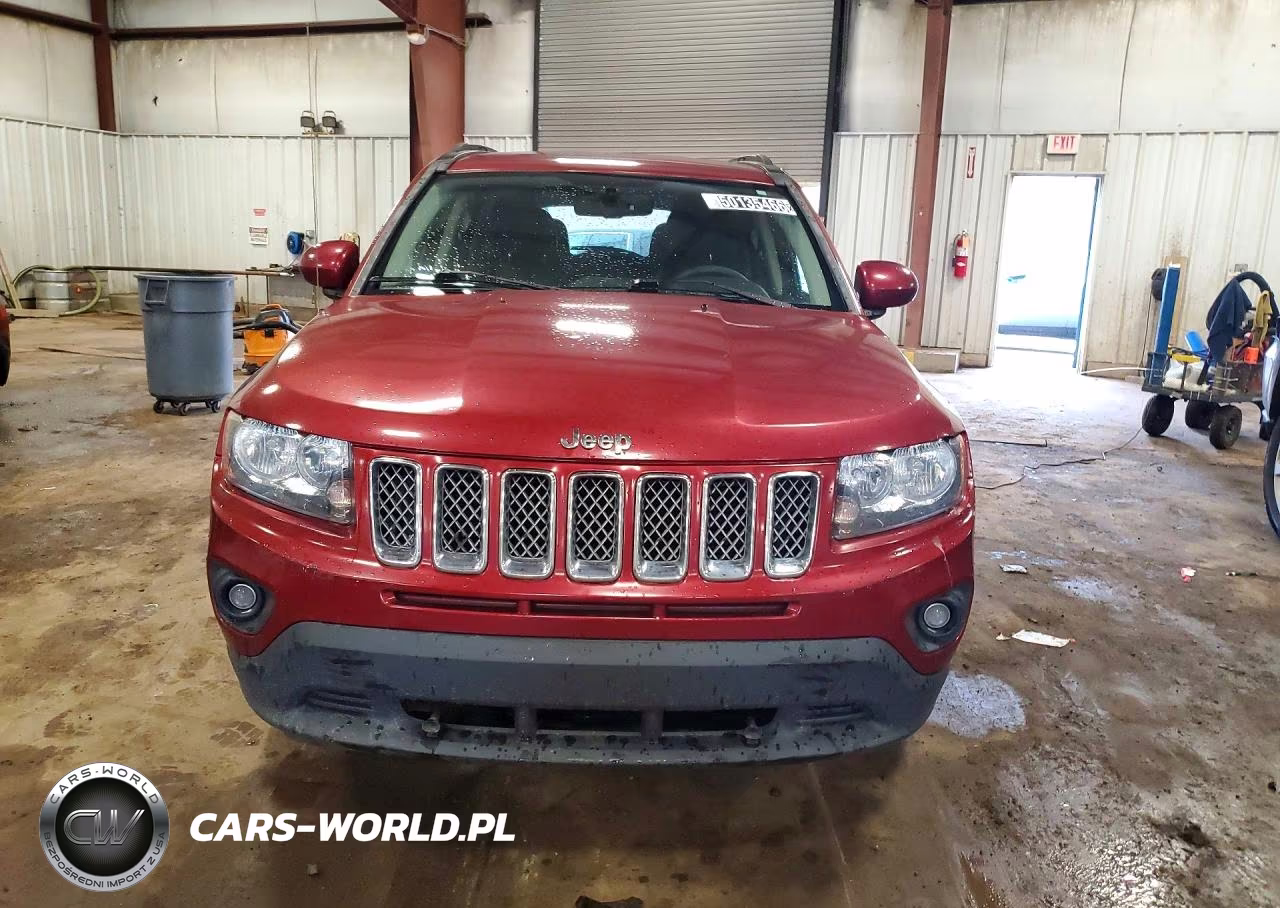 2017 Jeep Compass Latitude VIN:1C4NJCEA8HD117156 - 5