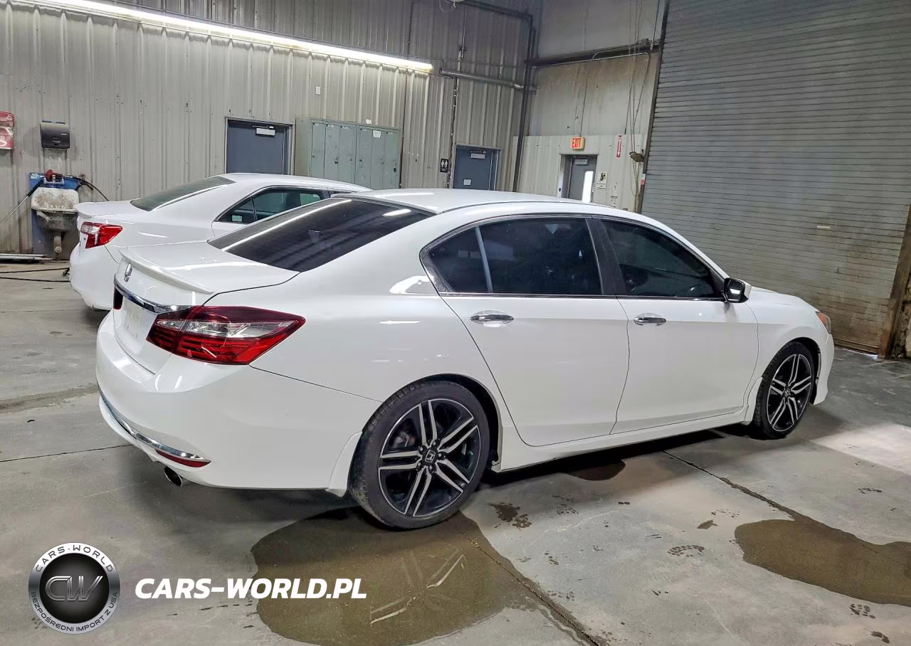2017 Honda Accord Sport VIN:1HGCR2F65HA183364 - 3