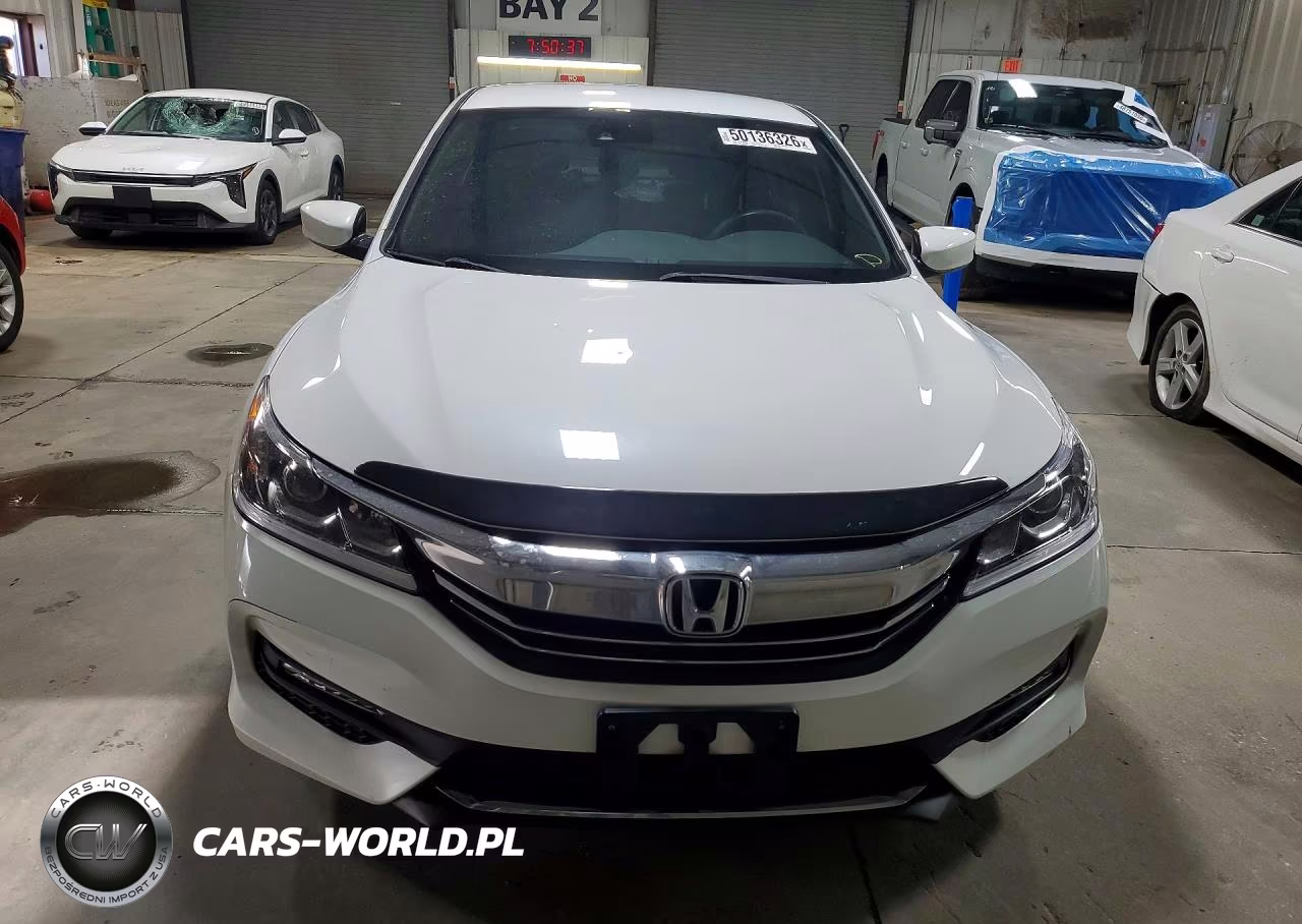 2017 Honda Accord Sport VIN:1HGCR2F65HA183364 - 5