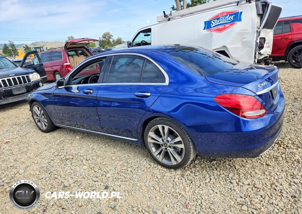 2018 Mercedes-Benz C 300 VIN:55SWF4JB6JU251641 - 2