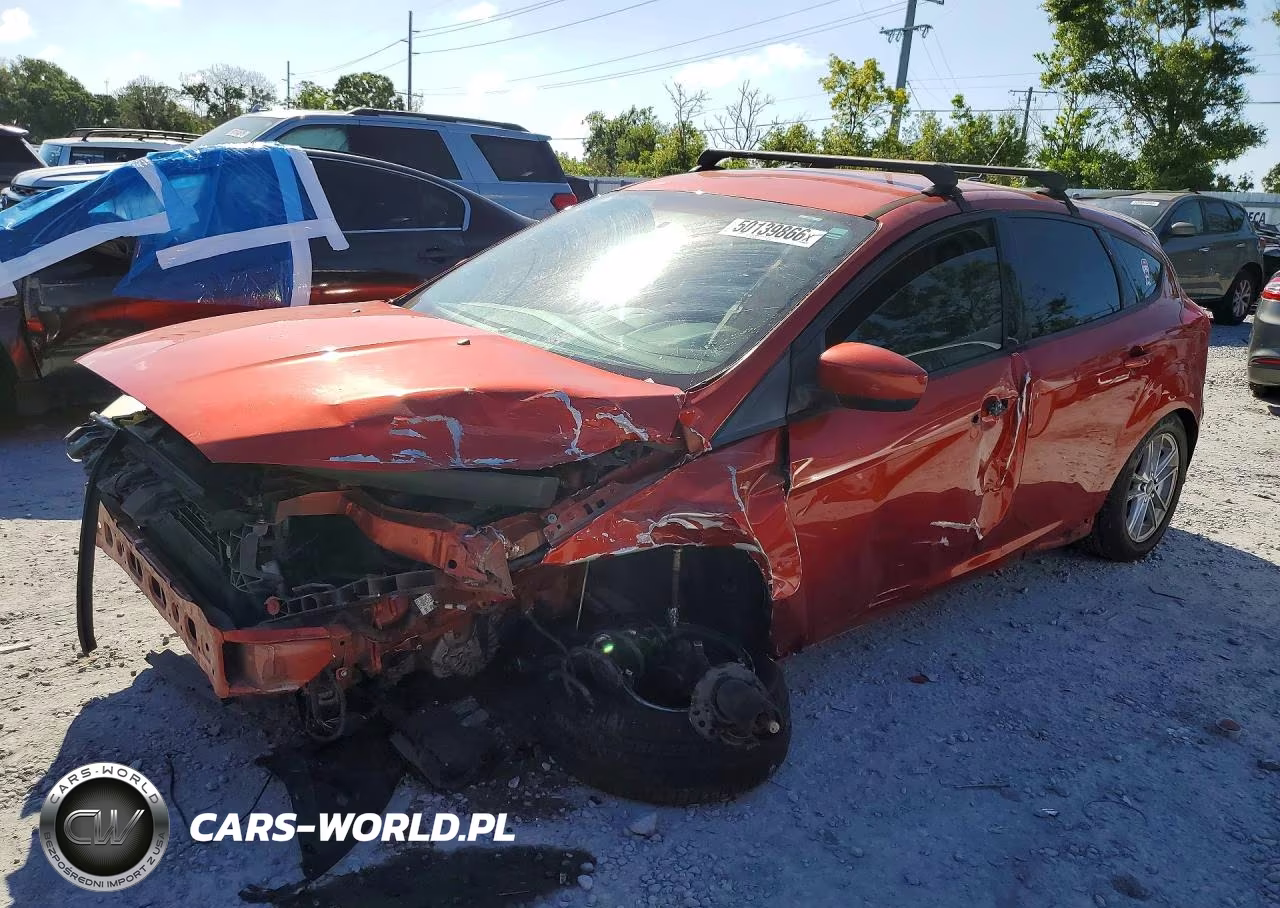 2018 Ford Focus Se VIN:1FADP3K2XJL308313 - 1