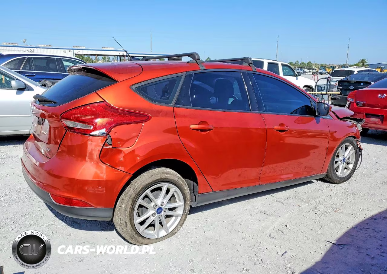 2018 Ford Focus Se VIN:1FADP3K2XJL308313 - 3