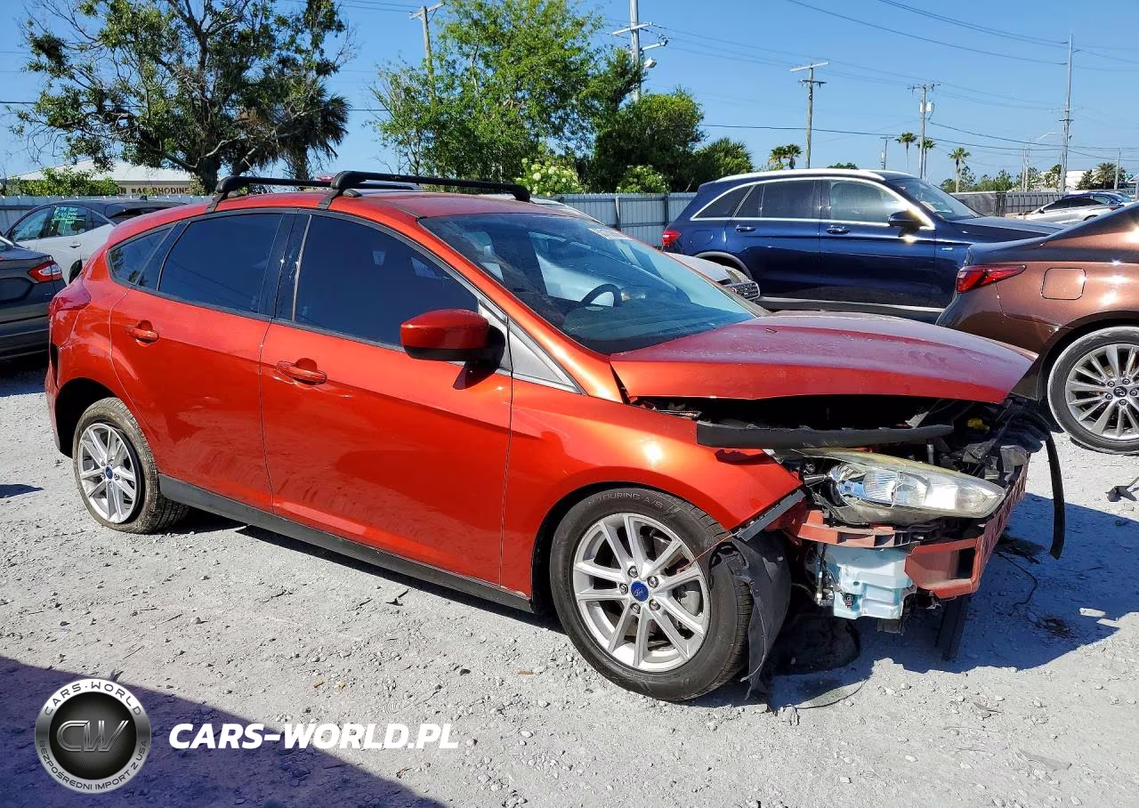 2018 Ford Focus Se VIN:1FADP3K2XJL308313 - 4