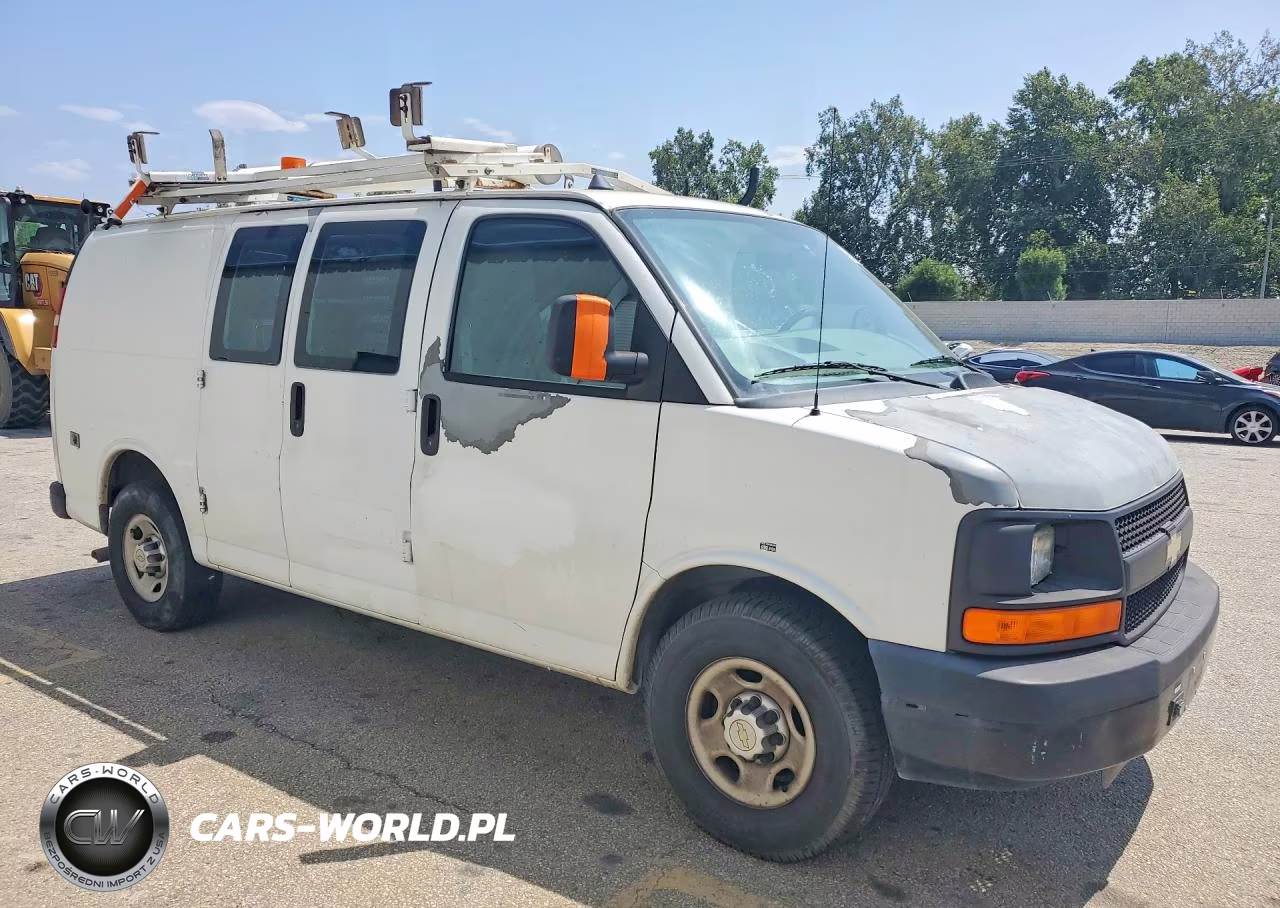 2011 Chevrolet Express G2500 VIN:1GCWGFCBXB1129611 - 4