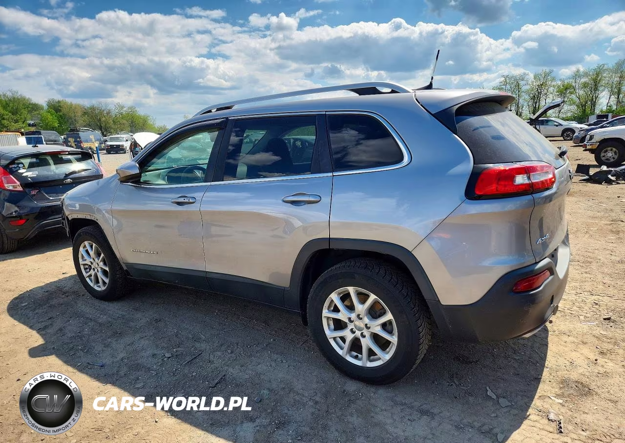 2017 Jeep Cherokee Latitude VIN:1C4PJMCS8HW568375 - 2