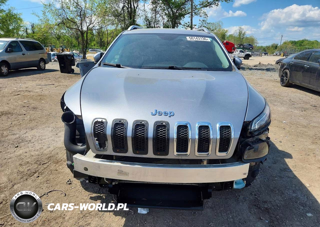 2017 Jeep Cherokee Latitude VIN:1C4PJMCS8HW568375 - 5