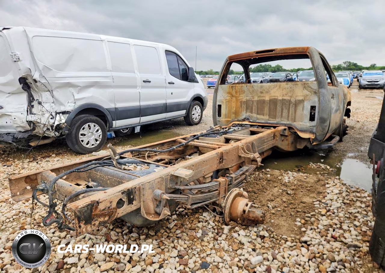 2009 Chevrolet Silverado C3500 VIN:1GBJC74K19E122886 - 3