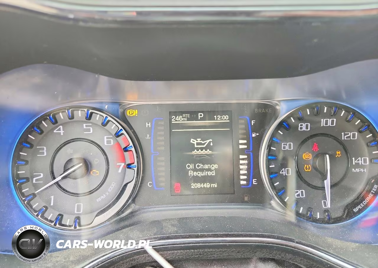 2015 Chrysler 200 S VIN:1C3CCCBB8FN713197 - 9