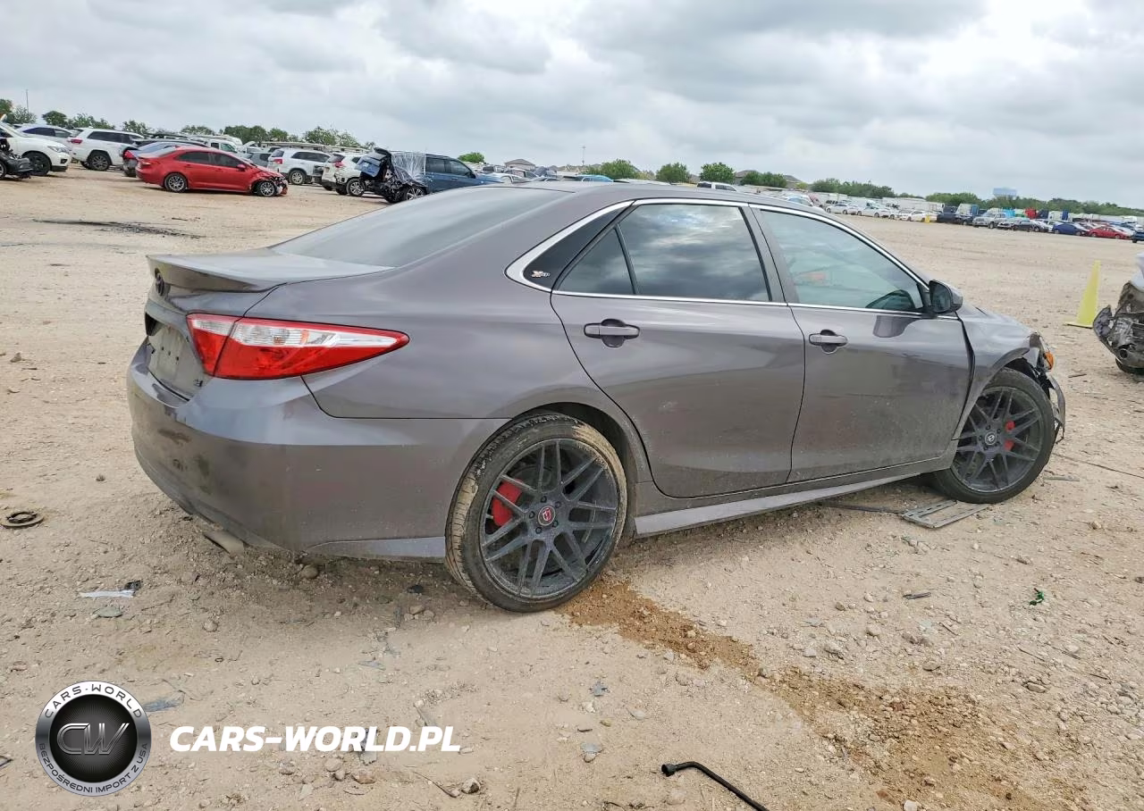2016 Toyota Camry Se VIN:4T1BF1FK6GU184994 - 3