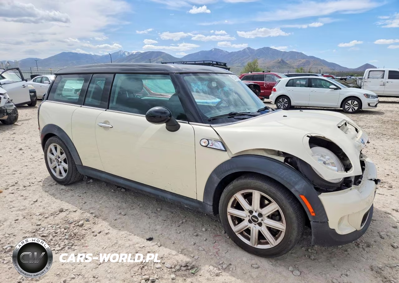 2011 Mini Cooper S Clubman VIN:WMWZG3C5XBTY35548 - 4