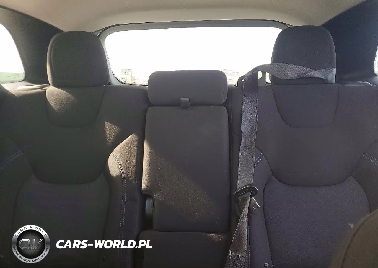2019 Jeep Cherokee Latitude VIN:1C4PJMCX9KD441391 - 10