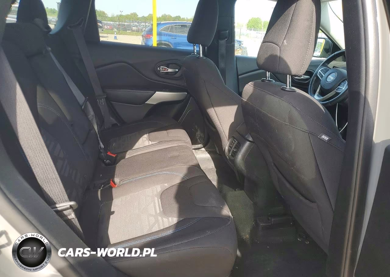 2019 Jeep Cherokee Latitude VIN:1C4PJMCX9KD441391 - 11