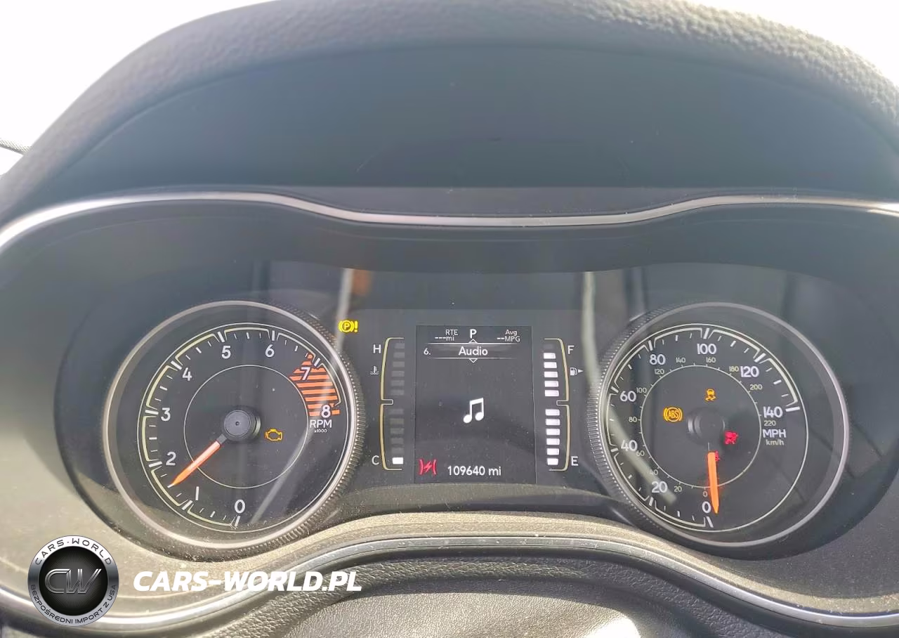 2019 Jeep Cherokee Latitude VIN:1C4PJMCX9KD441391 - 9