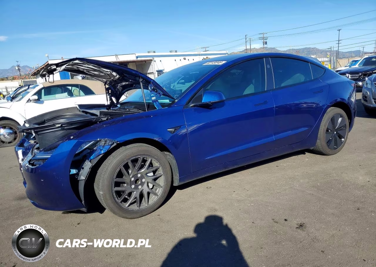 2025 Tesla Model 3 – zdjęcie 1 z 12