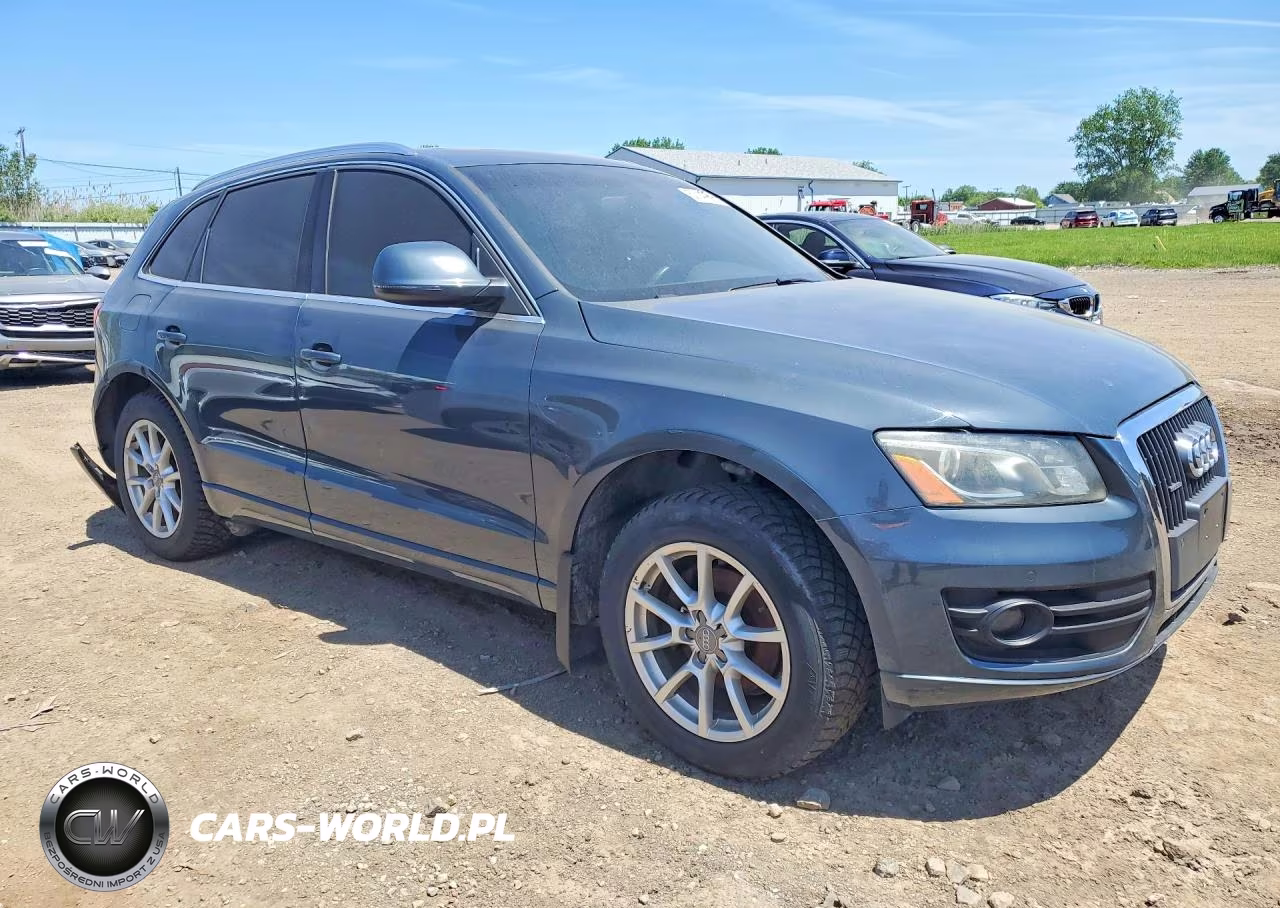 2011 Audi Q5 Premium Plus VIN:WA1LFAFPXBA086270 - 4
