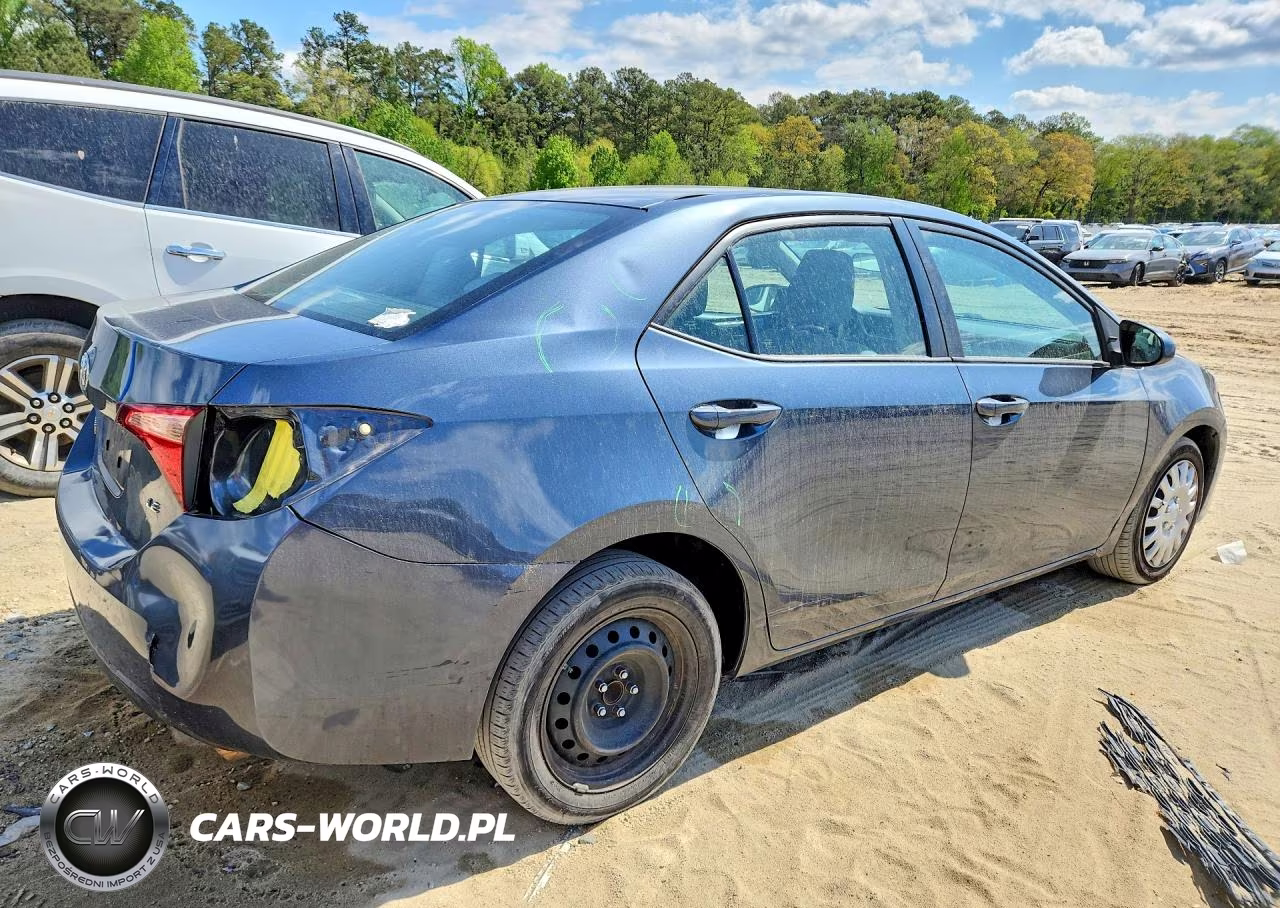 2017 Toyota Corolla Base VIN:2T1BURHE9HC932314 - 3