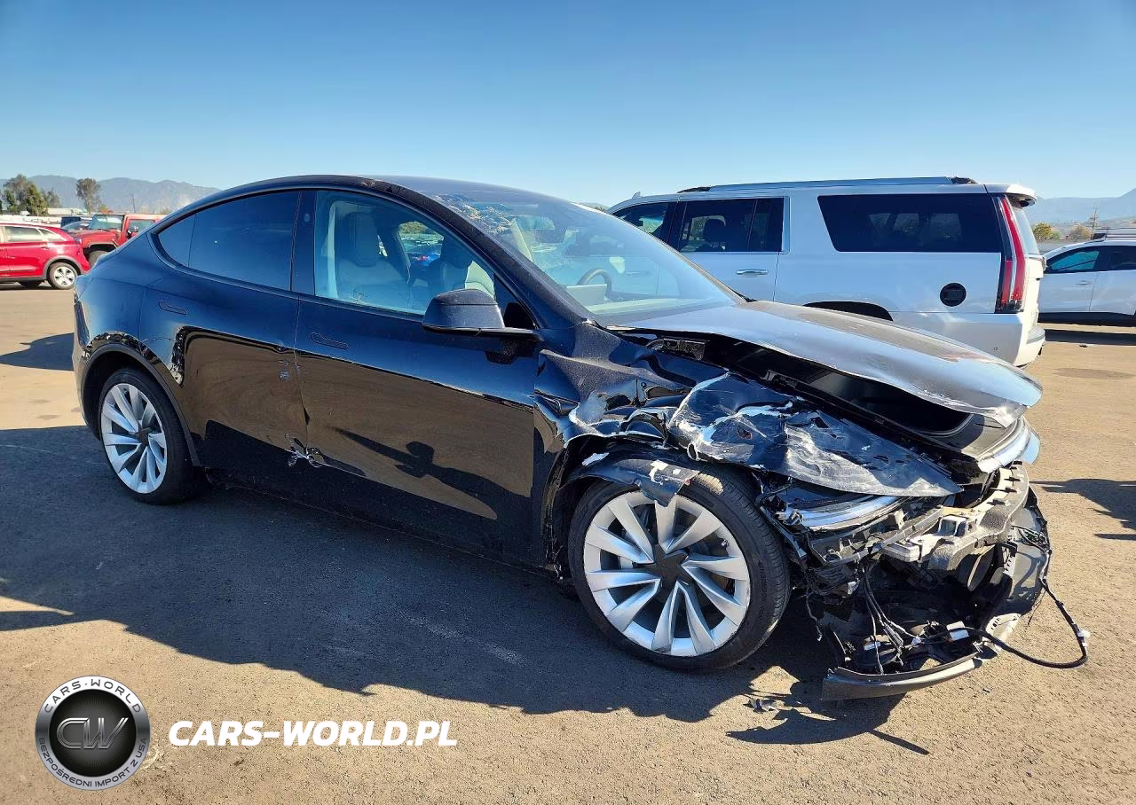 2026 Tesla Model Y VIN:7SAYGDEE9TF366607 - 4