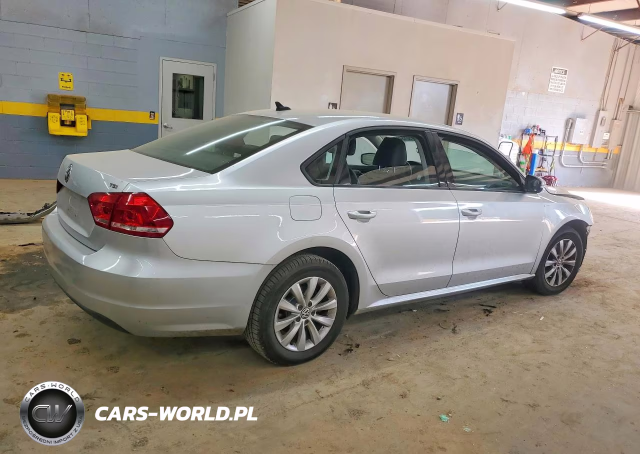 2015 Volkswagen Passat S VIN:1VWAT7A3XFC038546 - 3