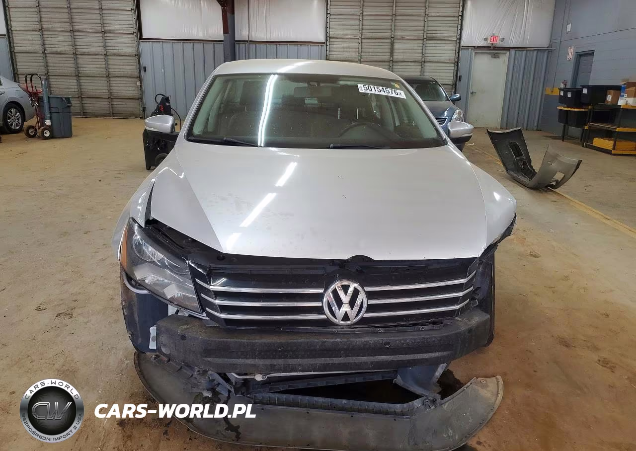 2015 Volkswagen Passat S VIN:1VWAT7A3XFC038546 - 5