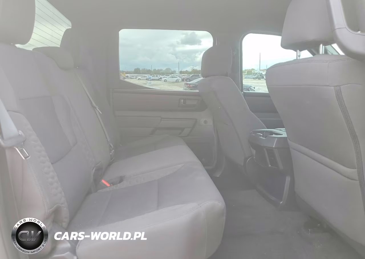 2025 Toyota Tundra Sr VIN:5TFKB5DB8SX266470 - 10