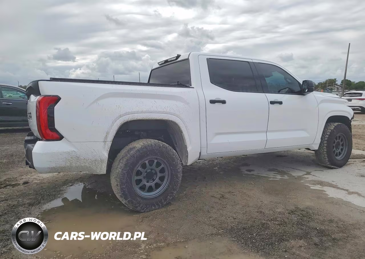 2025 Toyota Tundra Sr VIN:5TFKB5DB8SX266470 - 3