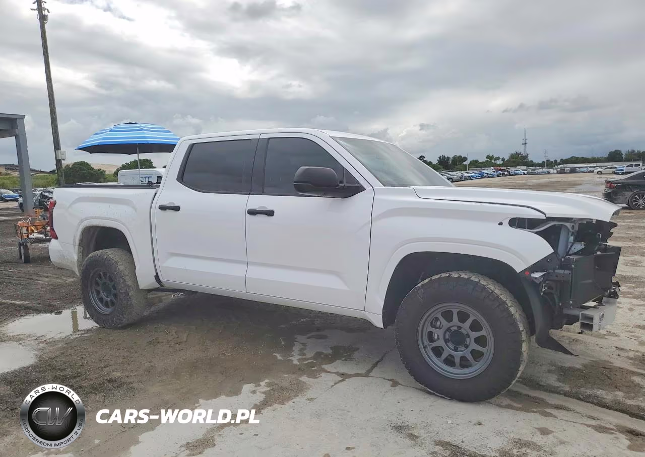 2025 Toyota Tundra Sr VIN:5TFKB5DB8SX266470 - 4