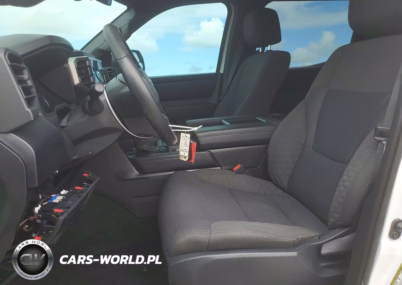 2025 Toyota Tundra Sr VIN:5TFKB5DB8SX266470 - 7