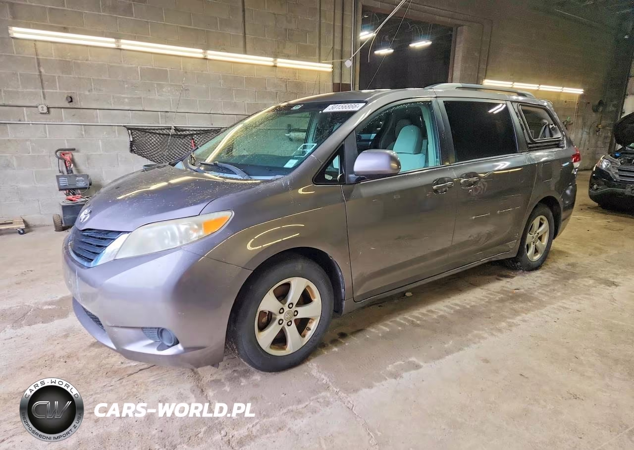 2012 Toyota Sienna Le