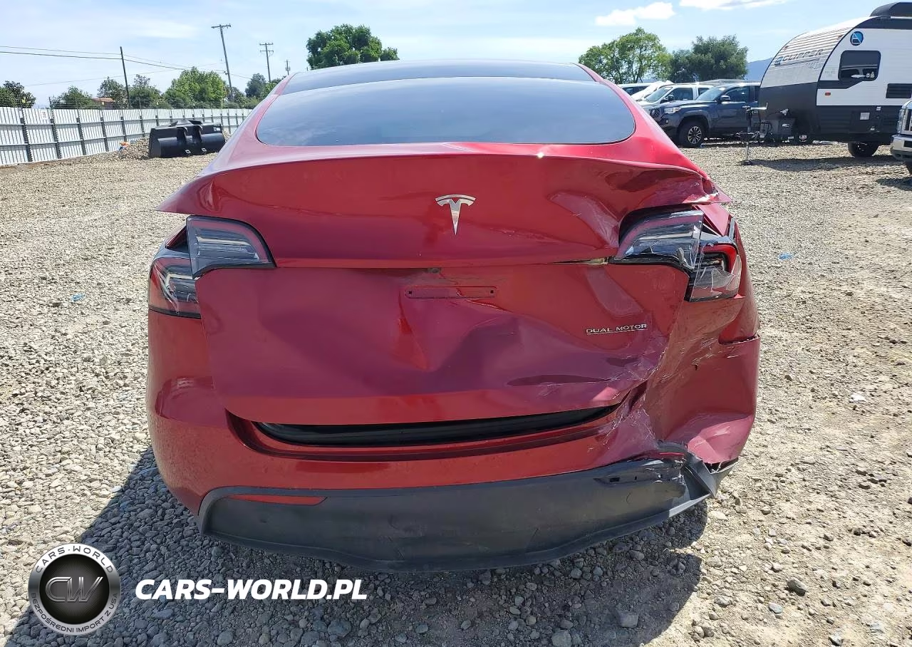 2024 Tesla Model Y VIN:7SAYGAEE6RF069513 - 6