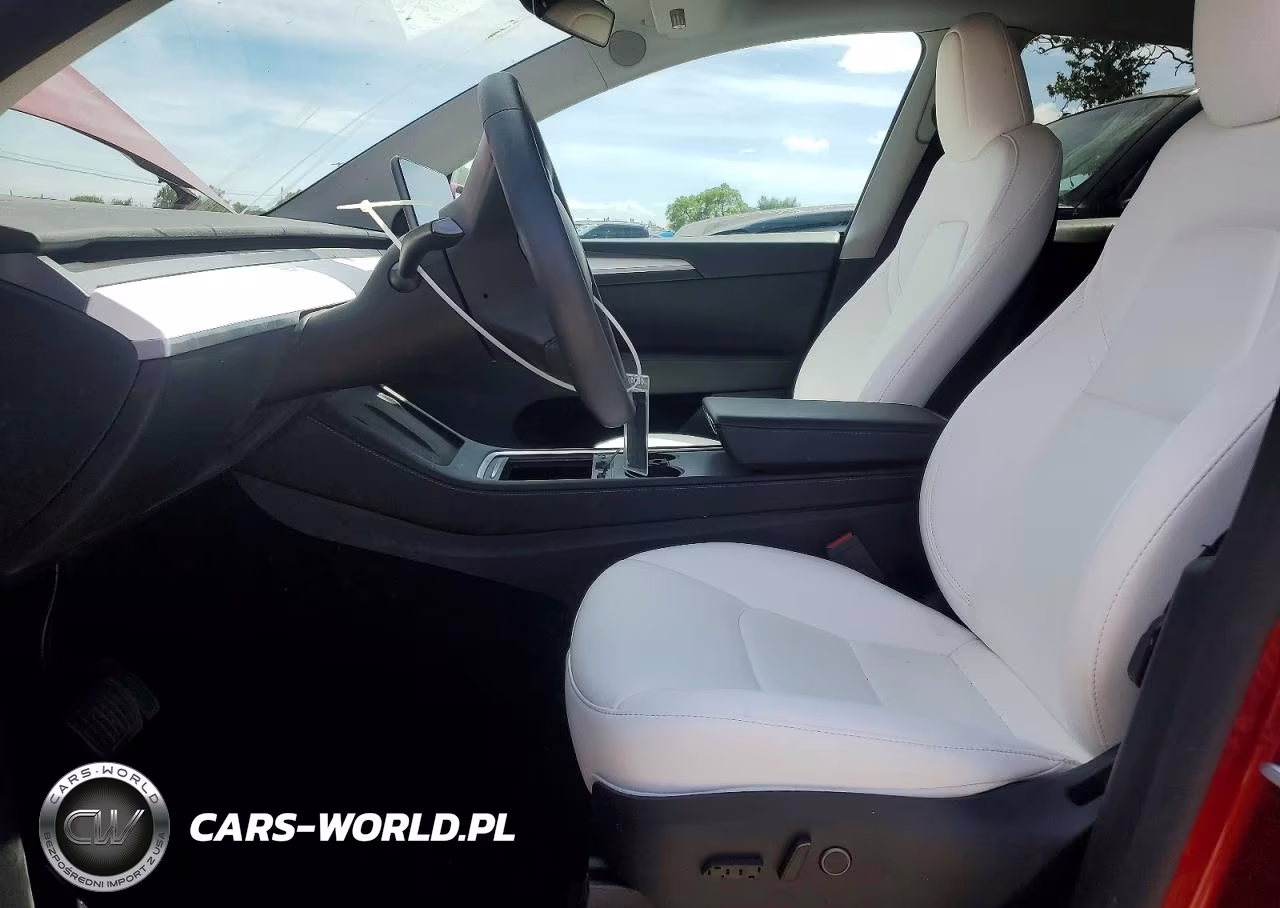 2024 Tesla Model Y VIN:7SAYGAEE6RF069513 - 7