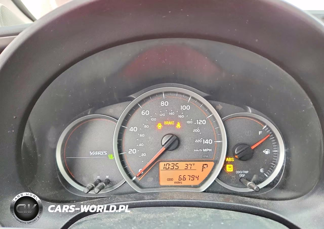 2014 Toyota Yaris 5-Door Le VIN:JTDKTUD31ED581620 - 9