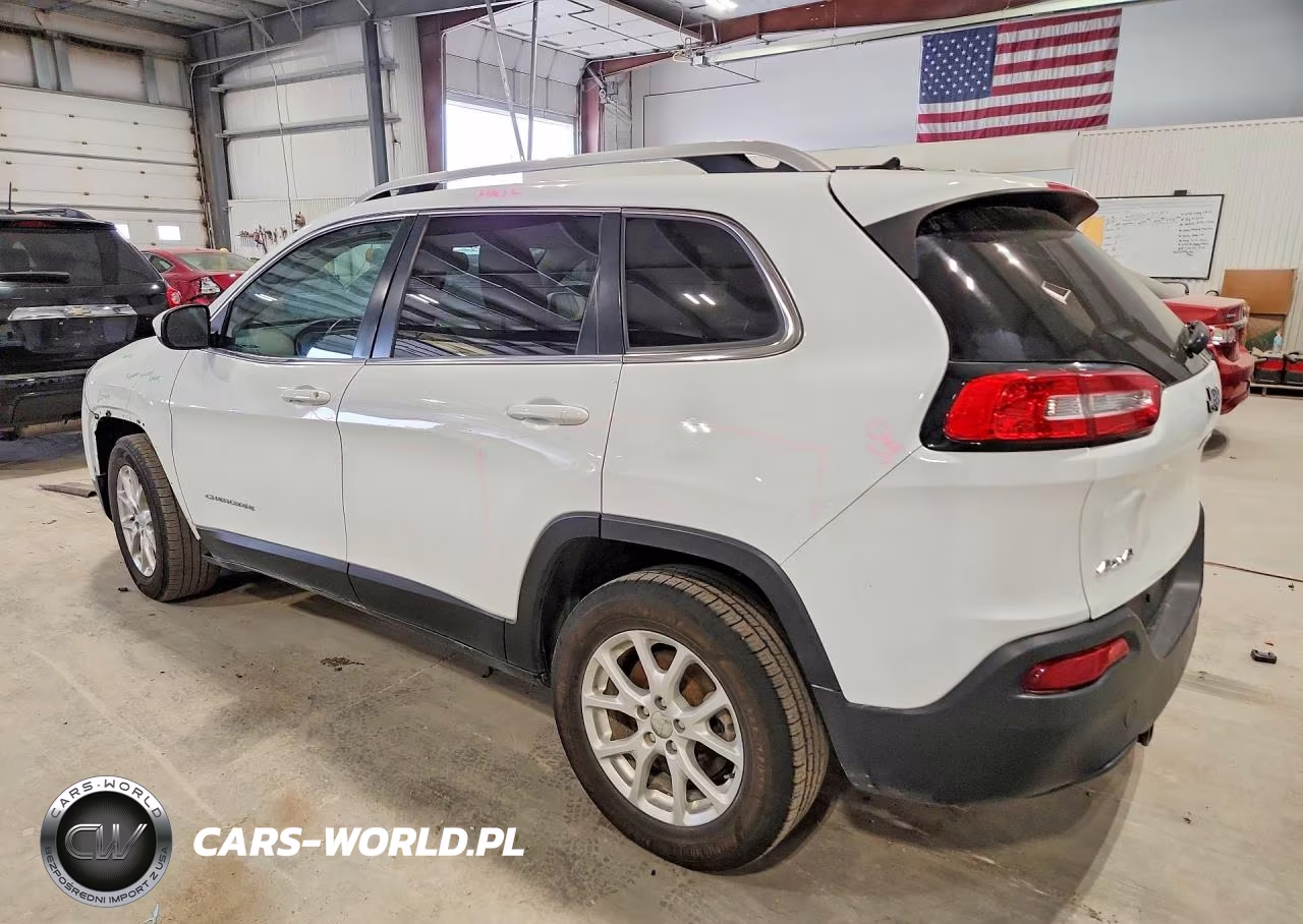 2016 Jeep Cherokee Latitude VIN:1C4PJMCB3GW153818 - 2