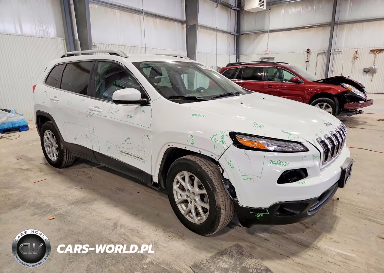 2016 Jeep Cherokee Latitude VIN:1C4PJMCB3GW153818 - 4
