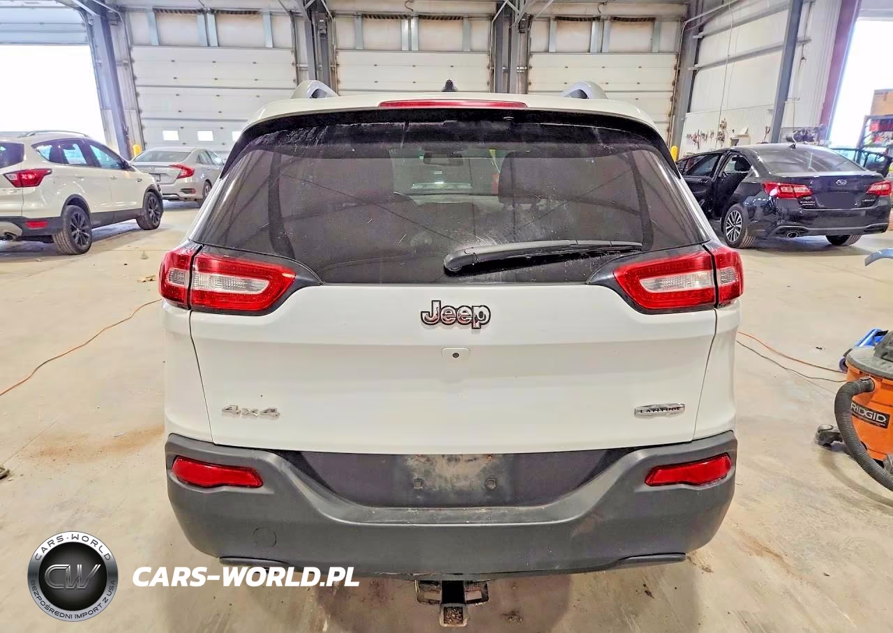 2016 Jeep Cherokee Latitude VIN:1C4PJMCB3GW153818 - 6