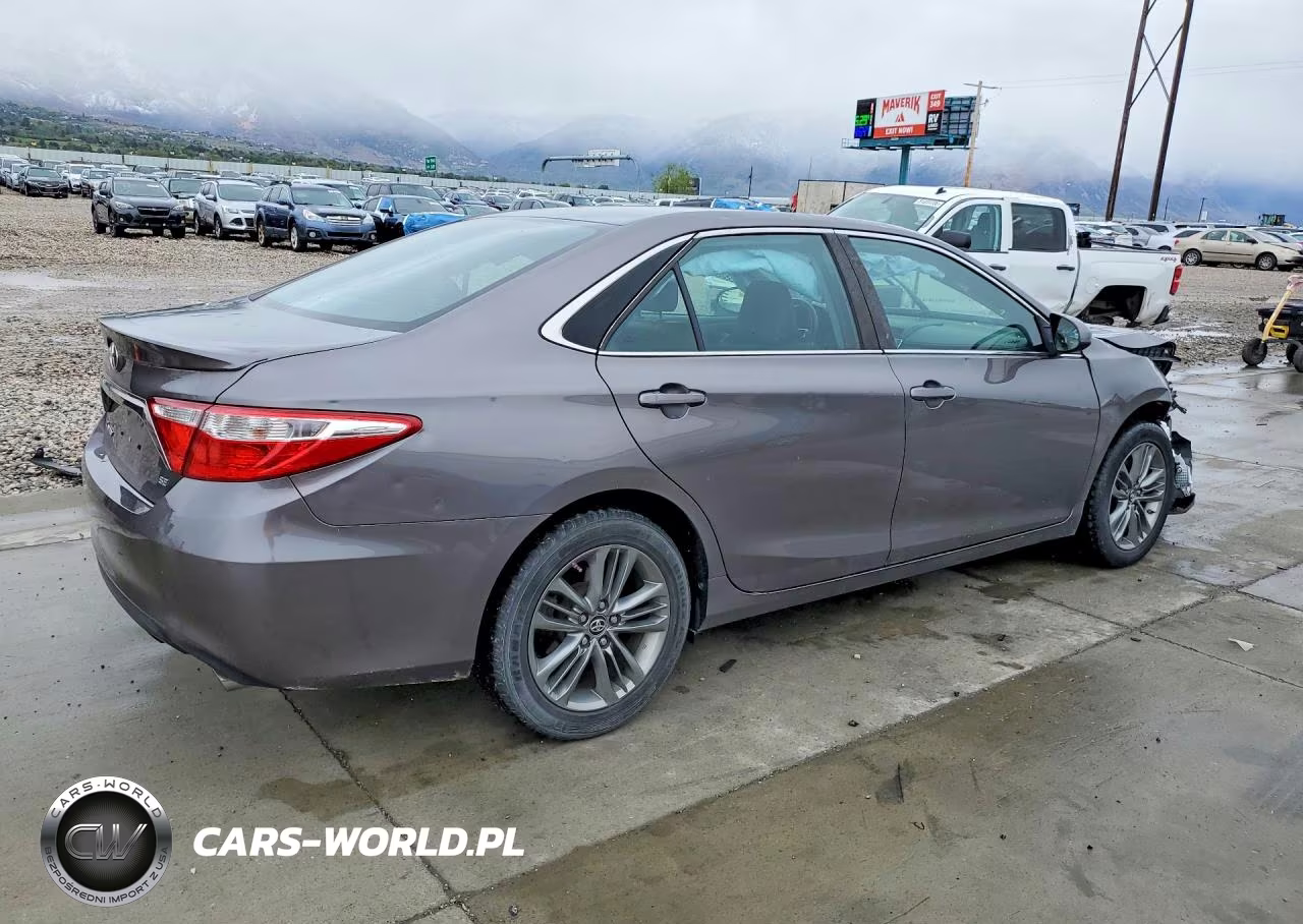 2017 Toyota Camry Se VIN:4T1BF1FK6HU658606 - 3
